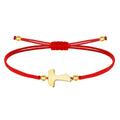Pulsera Hilo Rojo con Cruz Tau en Acero Dorado - Dorado