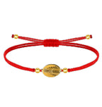 Pulsera Medalla de Virgen del Rocío con Hilo Rojo en Acero Dorado - Dorado
